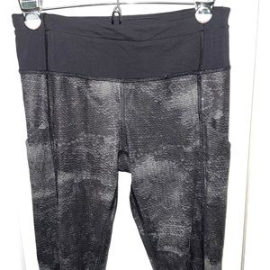 Lululemon women’s leggings fast and free